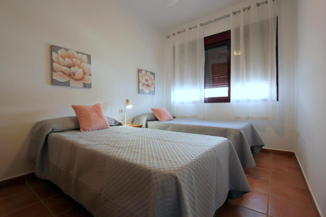 Вилла Conil Casa H&L Кониль-де-ла-Фронтера Экстерьер фото
